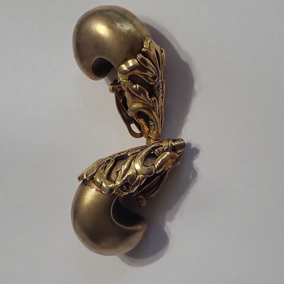 Vintage Isabel Canovas clip ons - Picture 3 of 9